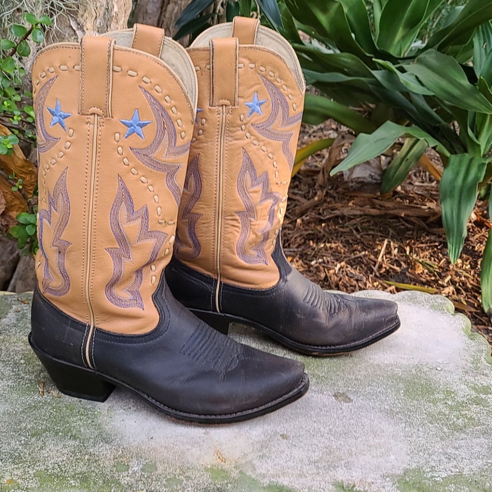 Durango black tan cowboy boots. RD5116.